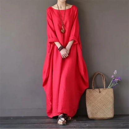 Loose-fit kaftan maxi dress in red, round neckline, wide elbow-length sleeves
