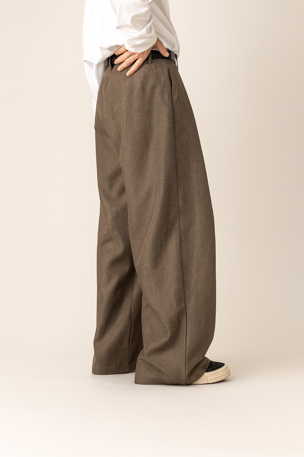 Men's wide-leg suit trousers in dark brown, pleated front, wide cuffs, button waist