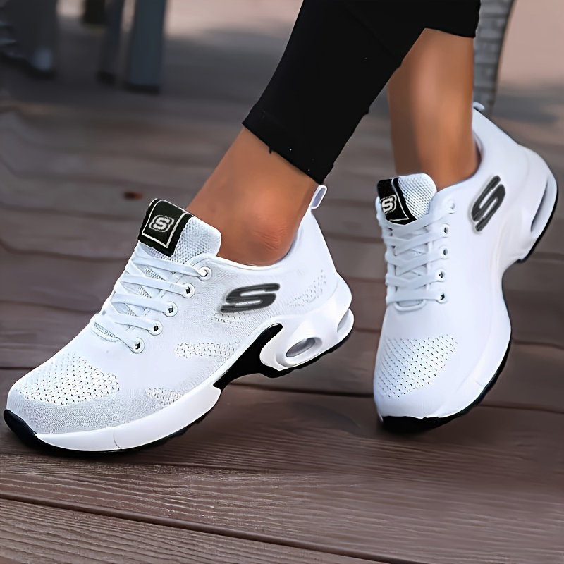 Women's orthopaedic trainers, white knit lace-up with cushioned sole and padded collar